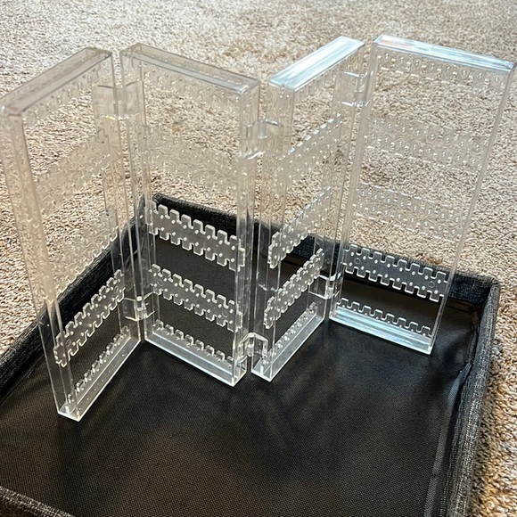 Earring Holder fold up acrylic - Picture 1 of 4